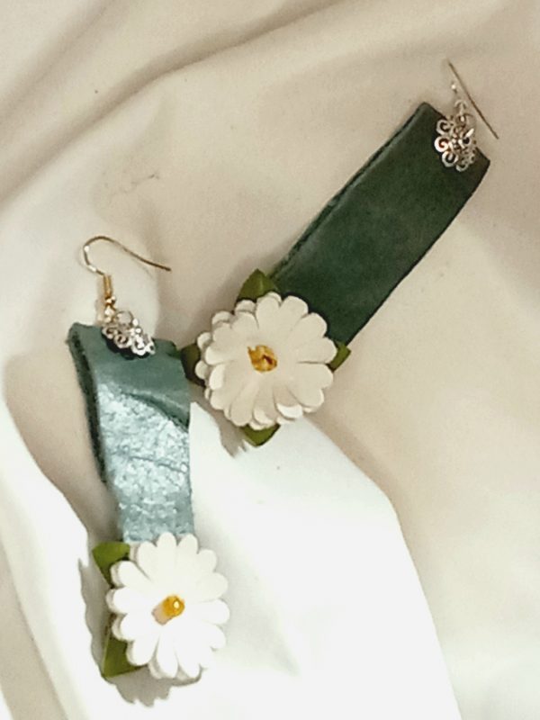 leather earrings, flowers, leather flower earrings